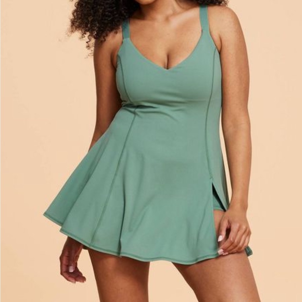 Blogilates NWT Green Romance Run Dress Sold Out